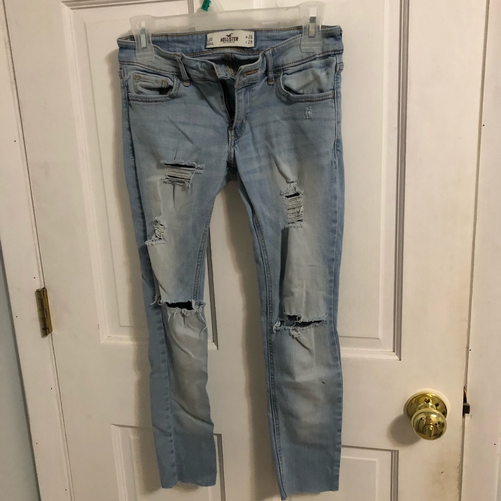 hollister light wash distressed skinny jean
